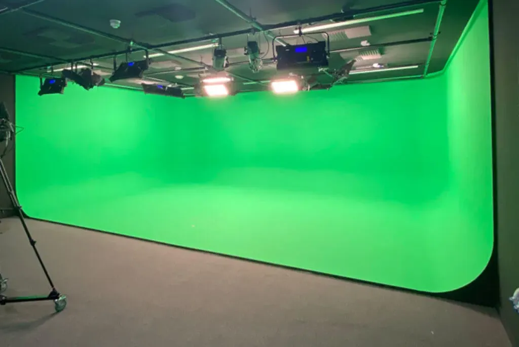 استودیو پرده سبز و کروماکی در مشهد